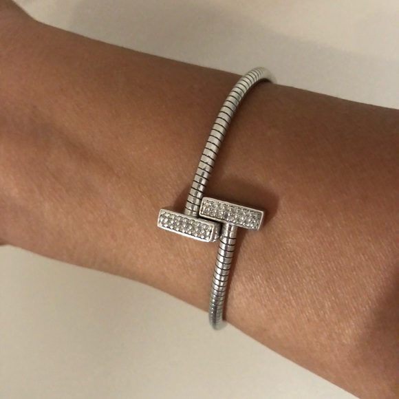 T Cuff Link Bracelet - Picture 6 of 11